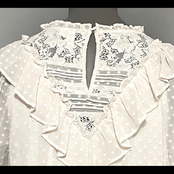 NWOT KENSIE SHORT SKEEVE “Swiss Dot” IVORY CHIFFON LACE RUFFLE BLOUSE Sz M - Picture 8 of 9